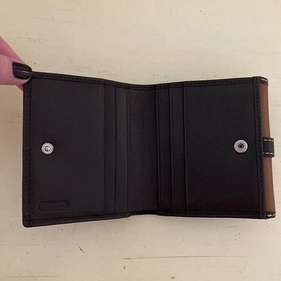 Y2K Coach Small Trifold Wallet Brown Signature Leather With Buckle Detail - Picture 4 of 4